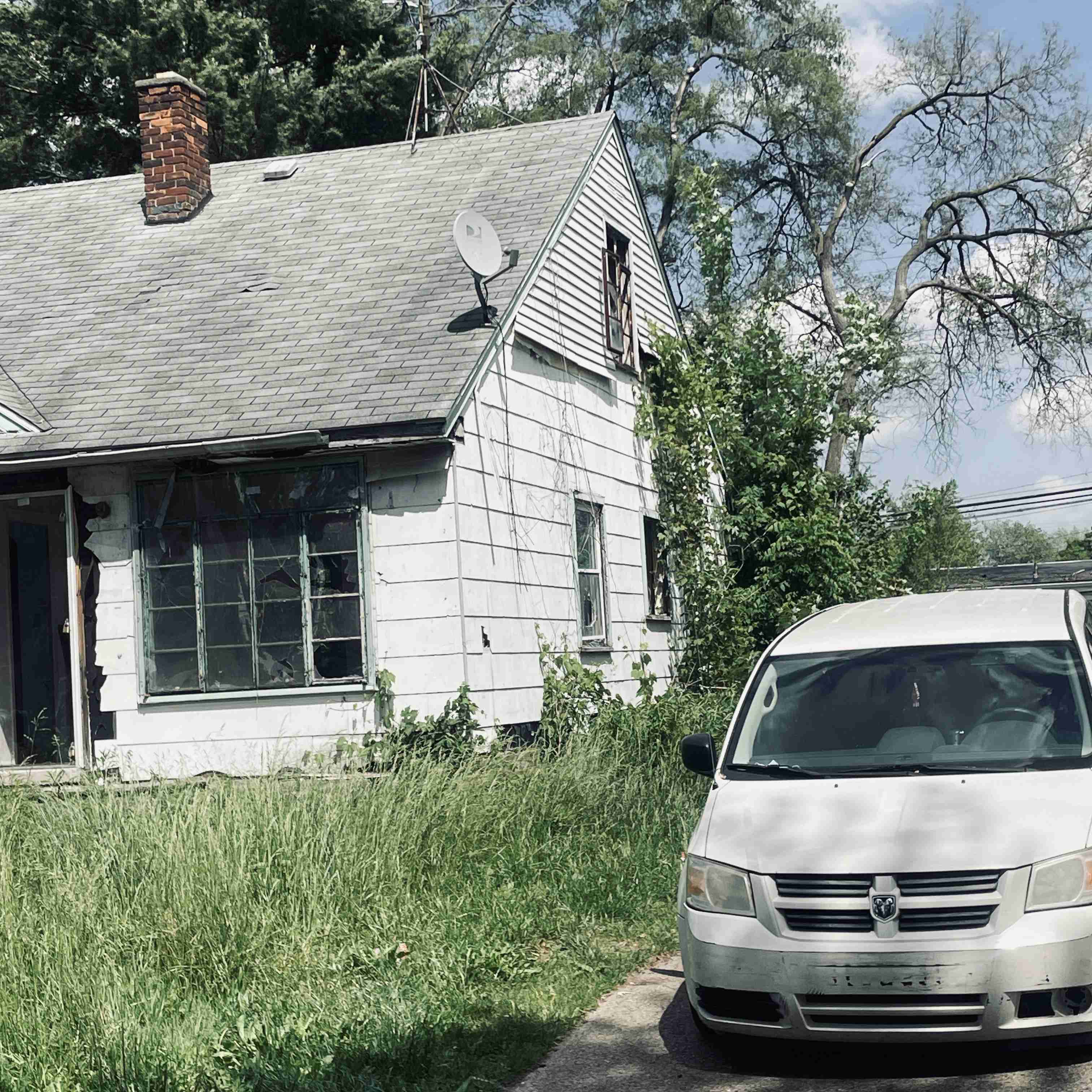 19220 Albany St (10).jpg